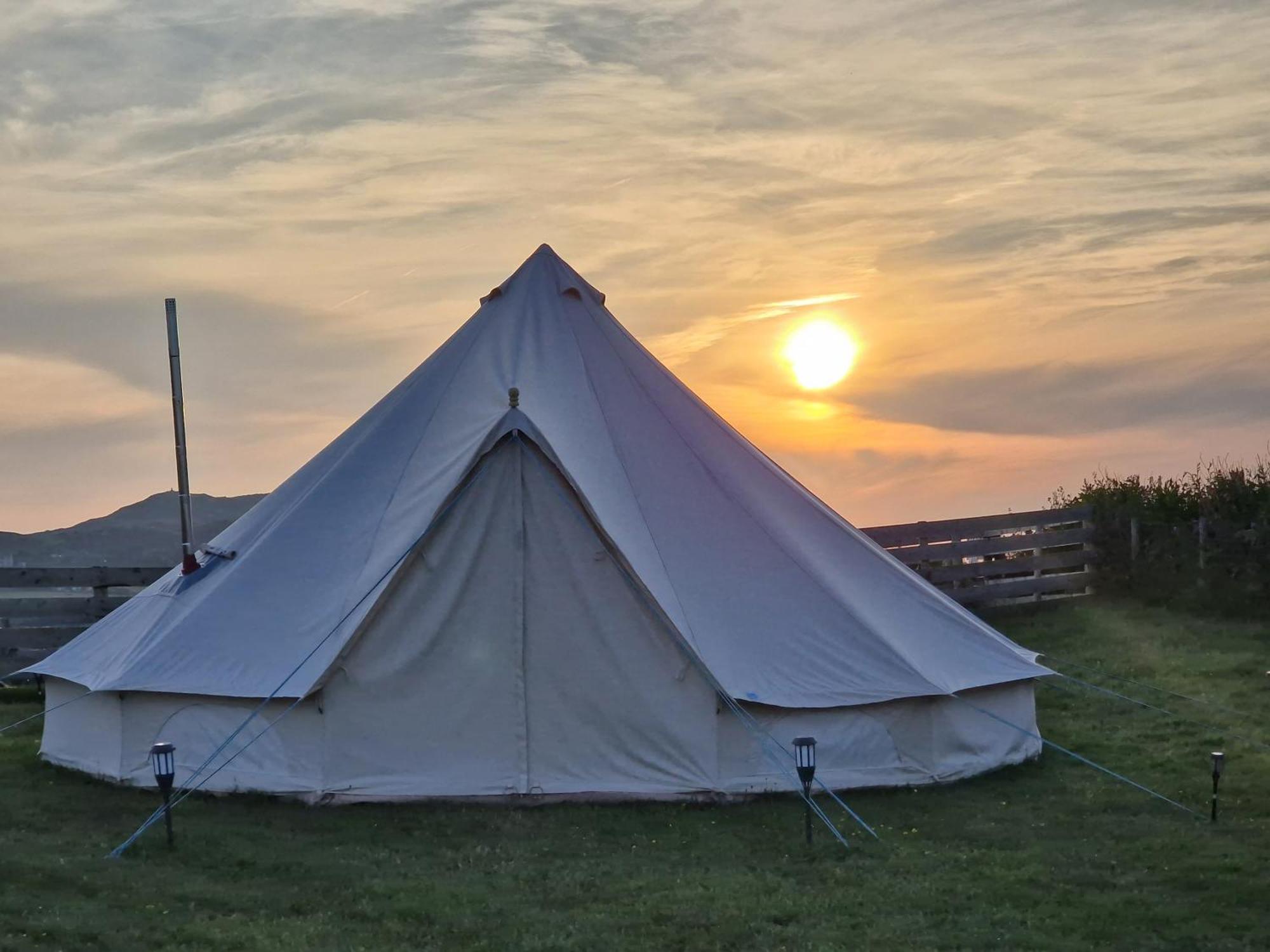 Beautiful 1-Bed Bell Tent In هوليهيد المظهر الخارجي الصورة