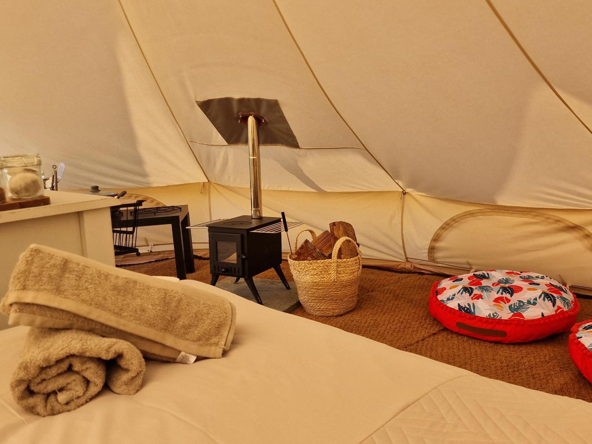 Beautiful 1-Bed Bell Tent In هوليهيد المظهر الخارجي الصورة